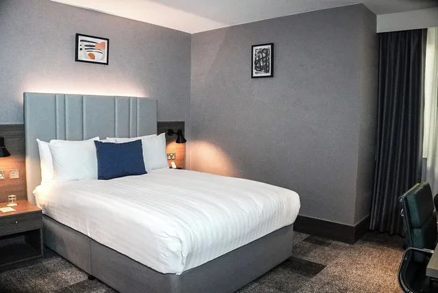 غرفة قياسية بسرير مزدوج لذوي الإعاقة، Crowne Plaza London - Kingston 3/8