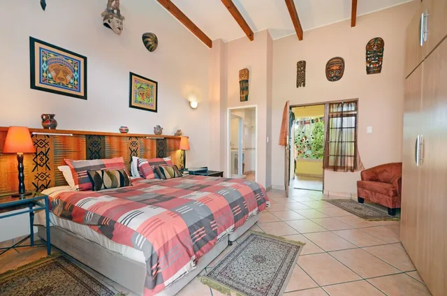 Executive, Twin Beds, Cherry Tree Cottage Linden Bed And Breakfast 1/2