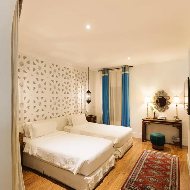 غرفة تنفيذية عائلية، At Niman Conceptual Home 2/10