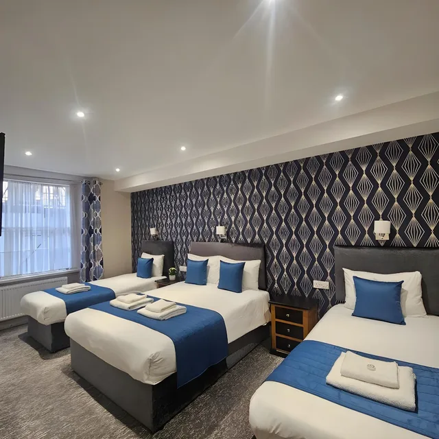 Semi Basement, Quadruple, Single Bed، George 1/1