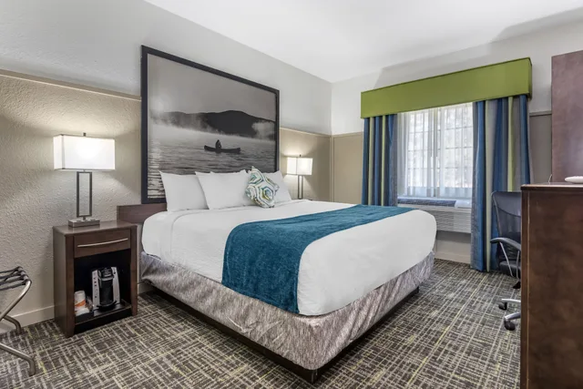Room, Queen Bed, Accessible, The Freeport Hotel Ascend Hotel Collection 1/5