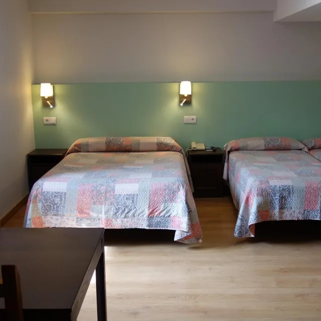 غرفة رباعية، Hotel Vicente 2/6
