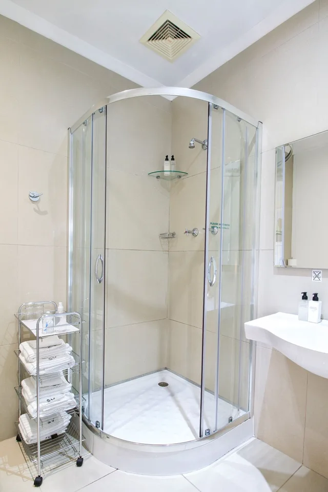 1 Bedroom, Classic, Queen Bed, Lagoon View, South Villa Guesthouse 3/4