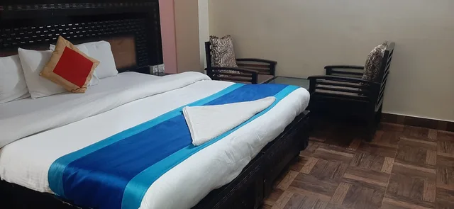 غرفة تنفيذية بسرير كينج لذوي الإعاقة، HOTEL KUNDAN PALACE 1/10