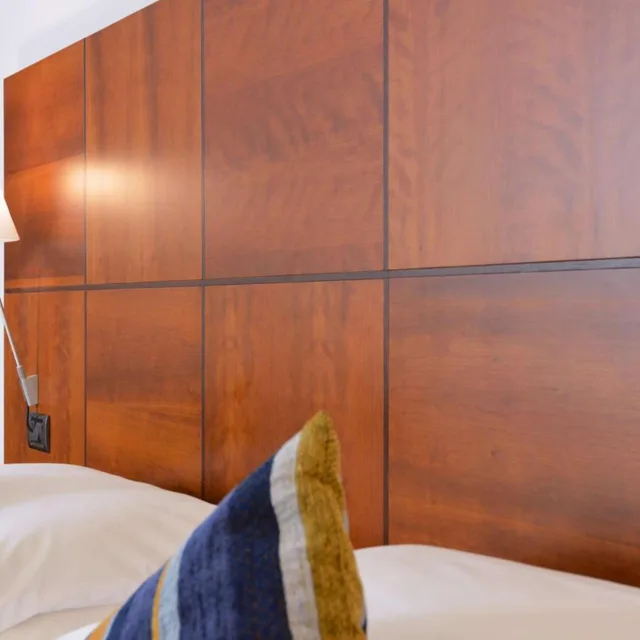 غرفة بسرير فردي وسريرين كوين، Best Western Hotel Crimea 3/3