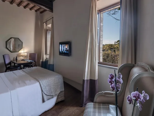 غرفة سوبيريور بسرير مزدوج، Castel Monastero 1/5
