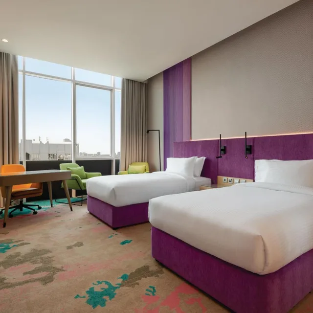 غرفة بسرير فردي بإطلالة على المدينة، La Quinta by Wyndham Abu Dhabi Al Wahda 2/7