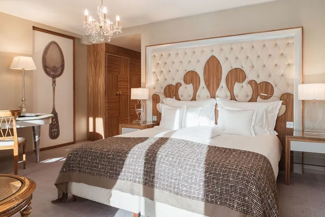 جناح غراند بسريرين كينج بإطلالة على البحيرة بغرفتي نوم مع أريكة، Carlton Hotel St Moritz 3/5