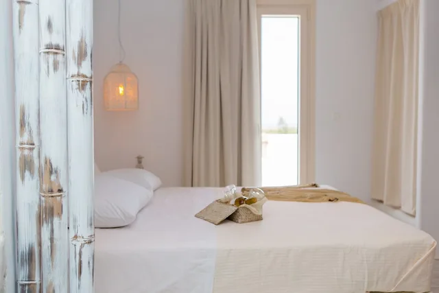 غرفة غراند رباعية بسريرين كوين بإطلالة على البحر بـ5 غرف نوم بمسبح خاص، Naxian Lounge Villas 1/9