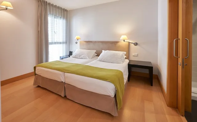 Apartment, Triple, Twin Beds, Lateral Side Sea View, Sofa، Hotel Golden Residence Madeira 1/4