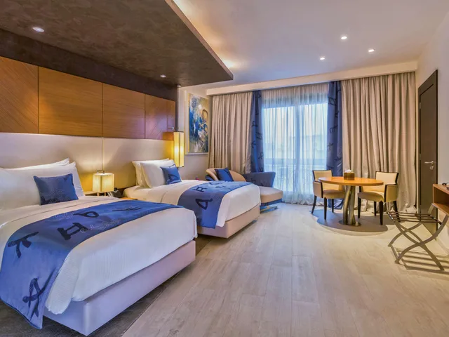 غرفة مزدوجة سوبيريور، Movenpick Hotel du Lac Tunis 1/3
