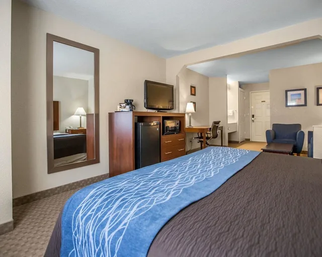 جناح بسرير كينج مع أريكة، Candlewood Suites Dixon by IHG 2/2