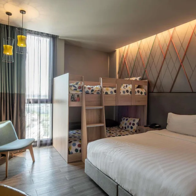 غرفة عائلية بسرير كينج وسرير بطابقين، Ibis Styles Bangkok Sukhumvit Phra Khanong 3/6