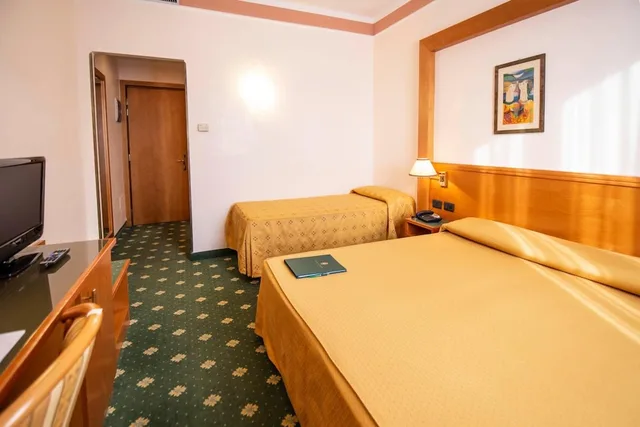 غرفة ثلاثية بسرير مزدوج وسرير فردي، Hotel Estense 4/7