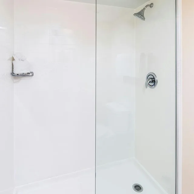 غرفة بسرير كينج بحوض استحمام لذوي الإعاقة، Fairfield Inn Suites By Marriott Atlanta Buckhead 6/6