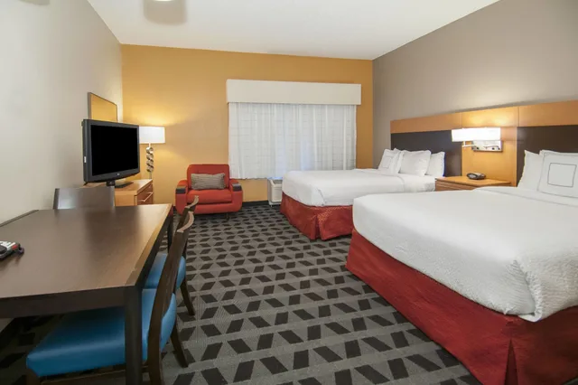 studio, 2 queen beds, Towneplace Suites Baton Rouge Gonzales 2/6