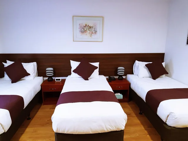 غرفة ثلاثية، Garden Inn Airport 6/10