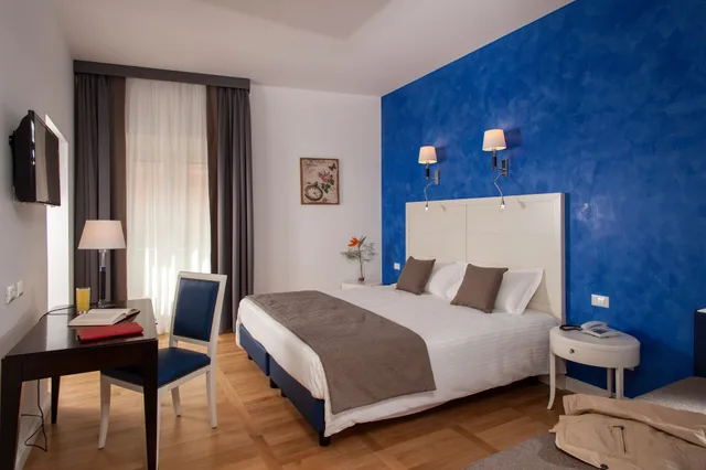 غرفة سوبيريور ثلاثية، FLORIS HOTEL 1/6