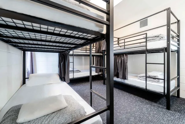 Female Dorm, Female Only, 6 Beds، YHA Cairns Central 2/2