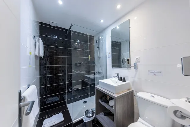 غرفة سوبيريور بسرير كينج بشرفة، Hotel Madeloc 6/8