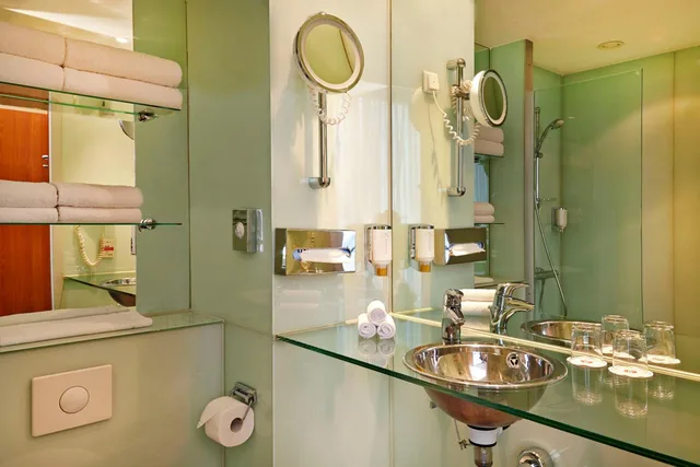 غرفة كومفورت بسرير مزدوج أو سريرين منفصلين، H+ Hotel Berlin Mitte 4/5