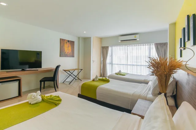 Room, Single Bed, with Extra Bed, View Pent، The Lantern Resorts Patong Phuket 7/9