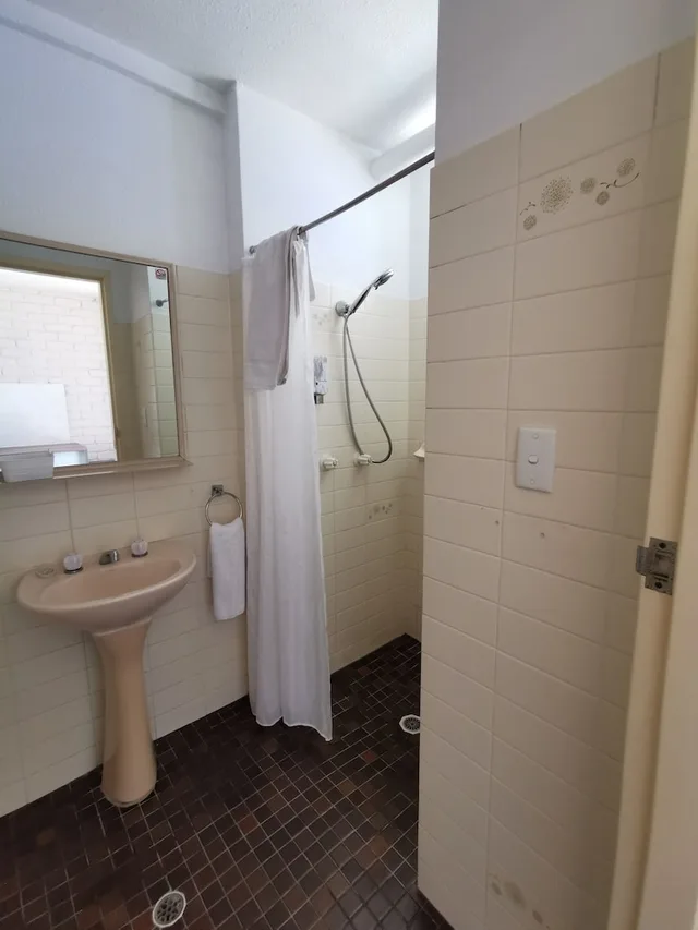 غرفة سوبيريور بسرير كوين بإطلالة على المسبح، Aquajet Motel 2/3