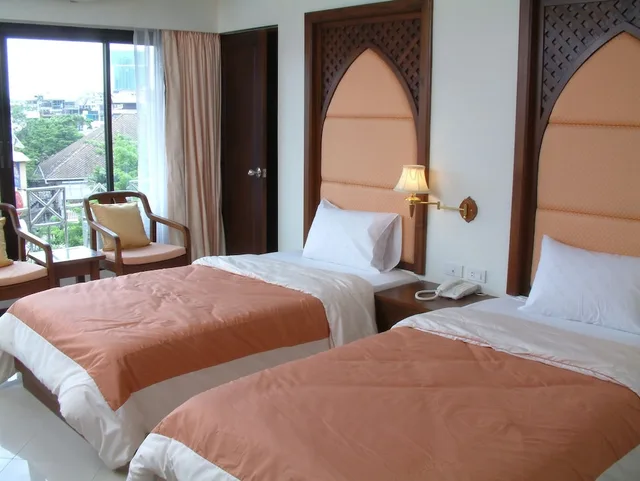 Standard, Double Bed, Zen Rooms Silom Soi 17 3/3