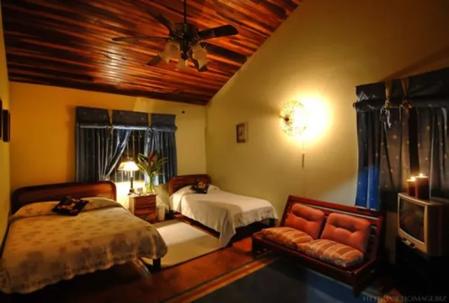 غرفة بسرير مزدوج وسرير فردي، The Cariari Bed and Breakfast 2/5