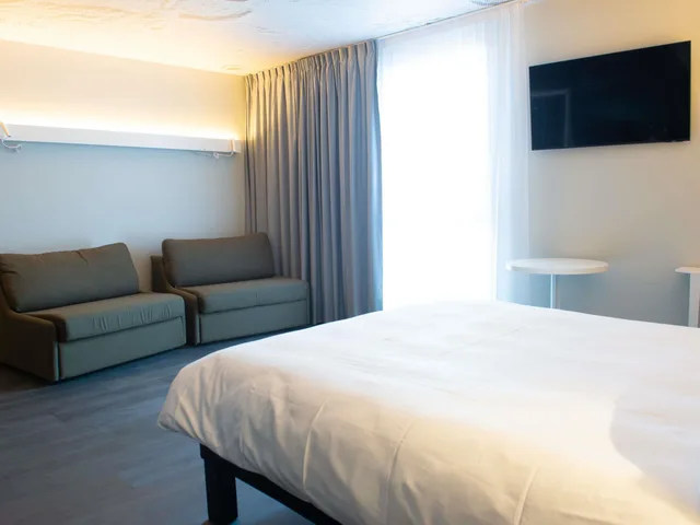 غرفة ديلوكس بسرير مزدوج مع أريكة، ibis Montlhery Paris Sud 3/5
