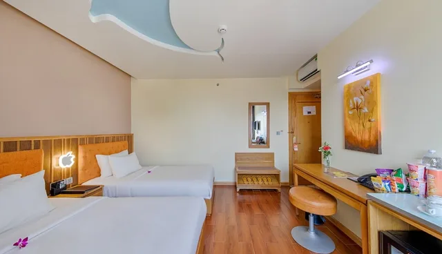 غرفة عائلية ثلاثية بسرير كينج وسرير فردي بإطلالة على المدينة، Sea Queen Hotel 2/4