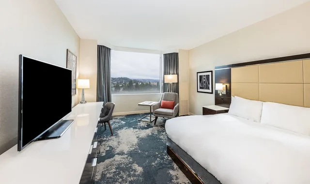 غرفة قياسية بسرير كينج للمدخنين، Grand Bay Hotel San Francisco 1/8