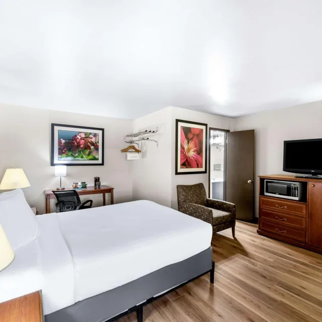 غرفة ديلوكس بسرير كوين، Americas Best Value Inn Marquette 1/4