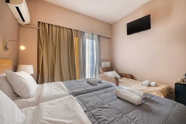 غرفة ثلاثية بسريرين منفصلين مع أريكة، Diros Hotel 2/10