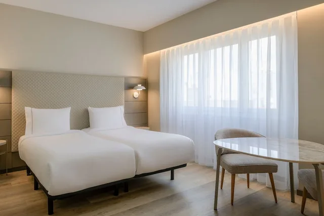 غرفة قياسية بسريرين منفصلين، AC Hotel Carlton Madrid by Marriott 8/10