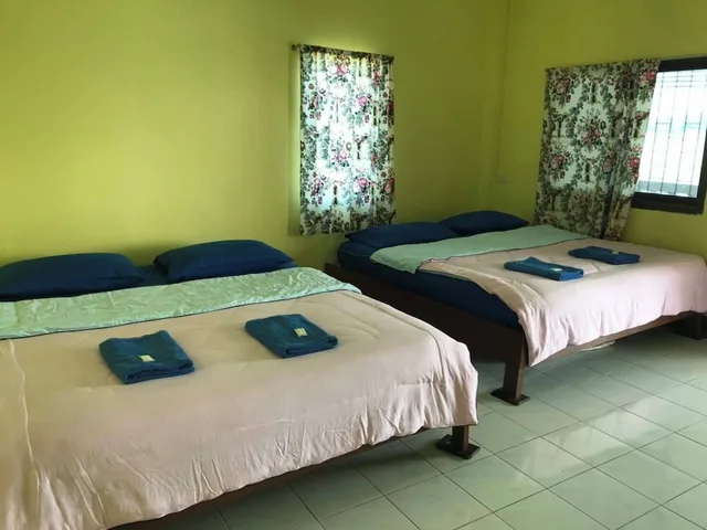 بنغل عائلي بسريرين كينج، Rimtalay Resort Koh-Sichang 3/4