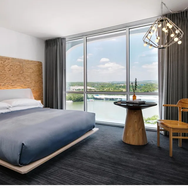 Suite, Queen Bed, Lake Side, The Line Austin 3/5