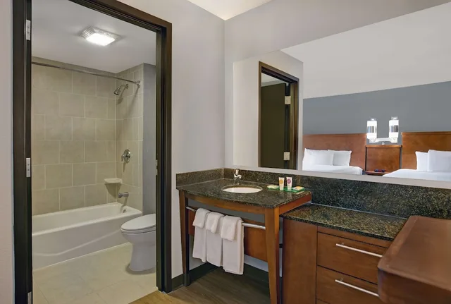 غرفة بسرير كوين في طابق مرتفع، Hyatt Place Jackson/ Ridgeland 3/4