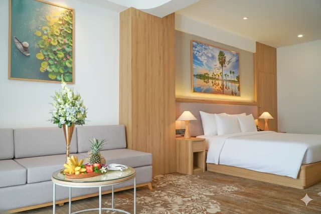غرفة تنفيذية بسرير كينج وسرير كوين بإطلالة على النهر، TTC Hotel - Can Tho 2/2
