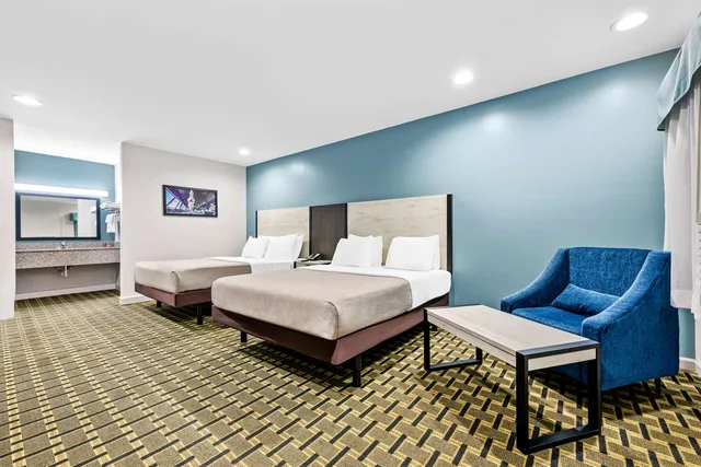 Room, 2 Queen Beds, Smoking, SureStay by Best Western Huntsville University Area 2/6