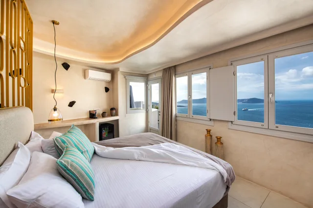 جناح شهر العسل بإطلالة على البحر، Athina Luxury Suites 1/10