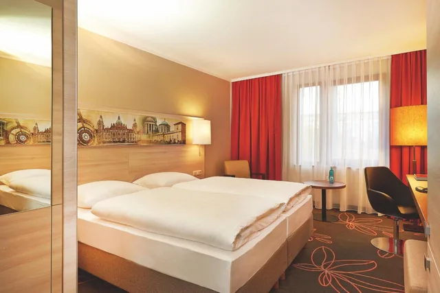غرفة كومفورت بسرير كينج، H+ HOTEL HANNOVER 1/1