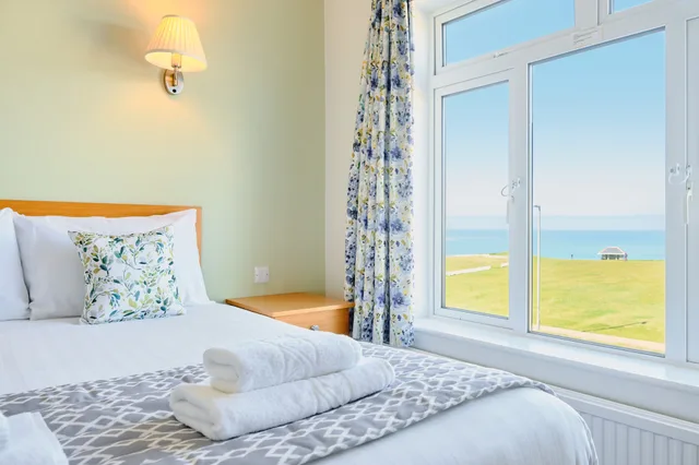 غرفة بسرير مزدوج بإطلالة على البحر، Kilbirnie Hotel 2/5