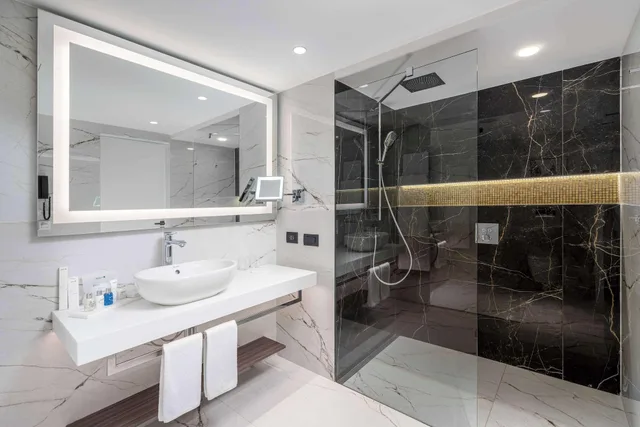جناح تنفيذي بسرير كينج، Radisson Blu Hotel Bucharest 3/3
