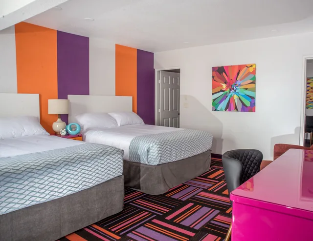غرفة بسريرين كوين، Hotel Zed Kelowna 1/2