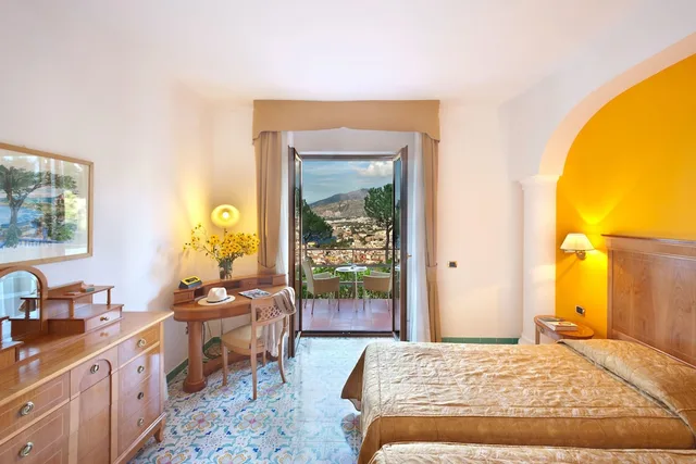 غرفة سوبيريور بسريرين منفصلين بإطلالة على البحر بشرفة، Grand Hotel President 2/3