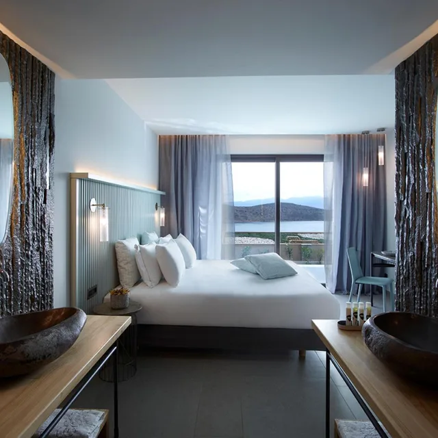 3 Bedrooms, Pool, Prestige, Family, Suite, Sea View، Cayo Exclusive Resort and Spa 1/3