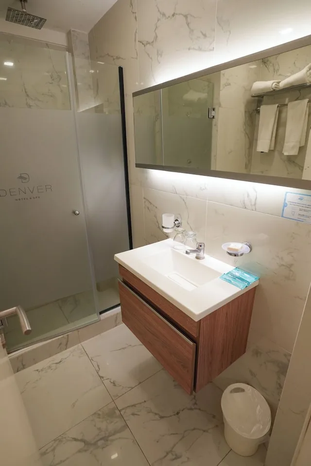 غرفة قياسية بسرير مزدوج، Denver Hotel 10/10