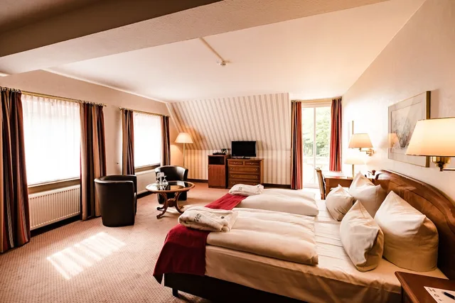 جناح جونيور بسريرين منفصلين، Das 53 Hotel 1/3