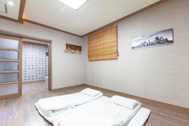 Ondol, 4 Futon Beds، Sahara Hotel 2/2